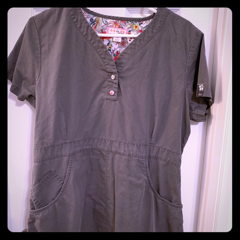 Koi scrub top